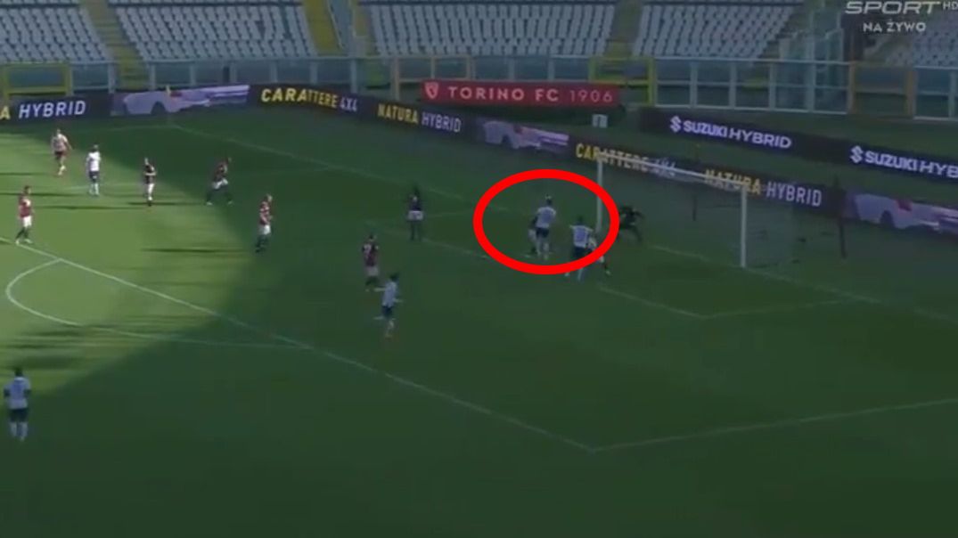 Mariusz Stępiński zdobywa gola w Pucharze Włoch w meczu Torino - Lecce