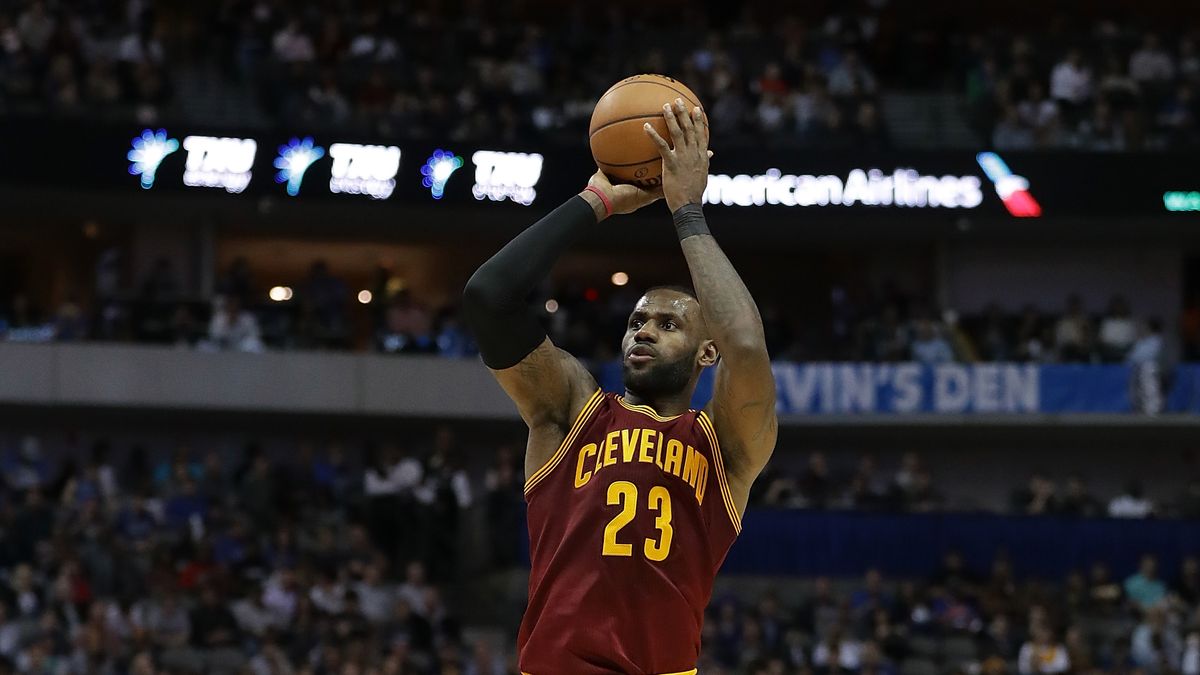 Getty Images / Ronald Martinez / Na zdjęciu: LeBron James w barwach Cleveland Cavaliers