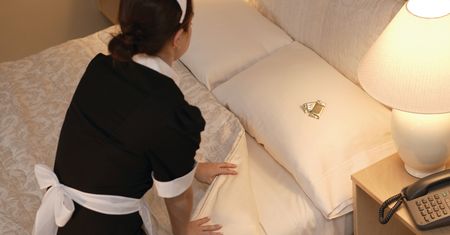 Pracowała w hotelu. Ostrzega gości, którzy zostają na jedną noc