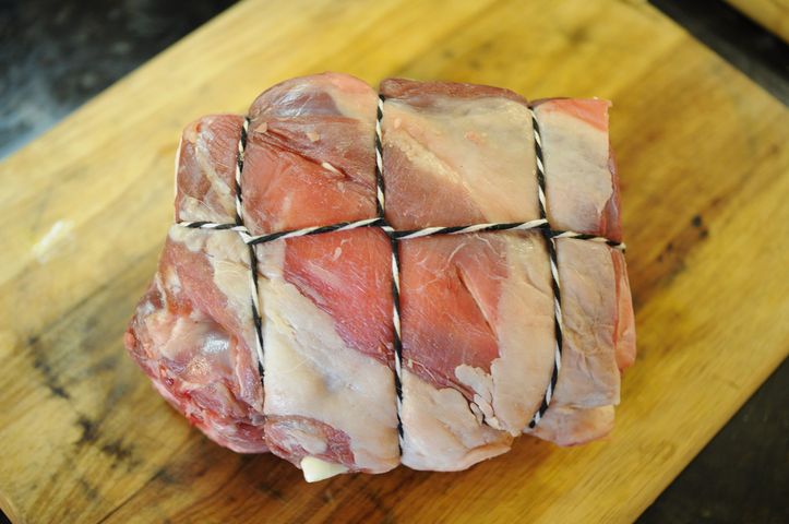 Surowa łopatka z jagnięciny nowozelandzkiej (samo mięso)