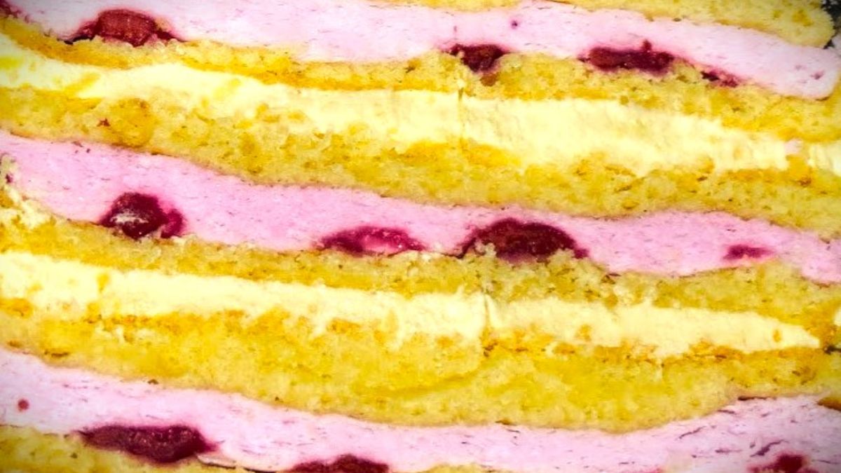 Ciasto Jakuba z warstwą bezową i wiśniami