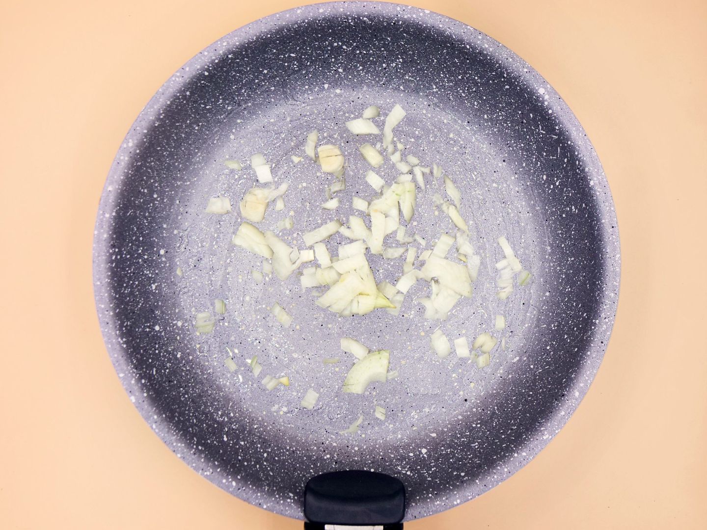 Makaron z tofu w sosie pomidorowym przepis