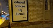 Pojawiły się w całej Polsce. Wiadomo, kto stoi za "papieskimi billboardami"