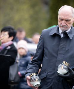 Minister obrony narodowej powołał zespół ds. komisji Macierewicza