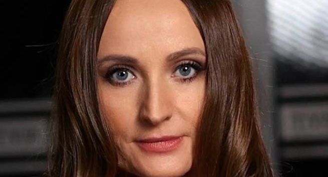 Justyna Dobrosz-Oracz ujawniła swoją pensję w TVP. W porównaniu do zarobków Holeckiej i Adamczyka