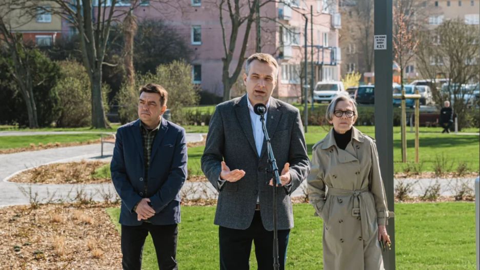 Nowy skwer na Ogrodach dostępny dla mieszkańców Poznania.