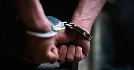 Policja zatrzymała adwokata. Chodzi o przekręty na 1,5 miliarda złotych