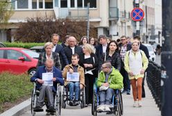 Nie wpuścili osób z niepełnosprawnością do Sejmu. "Tłumaczenia były pokrętne"