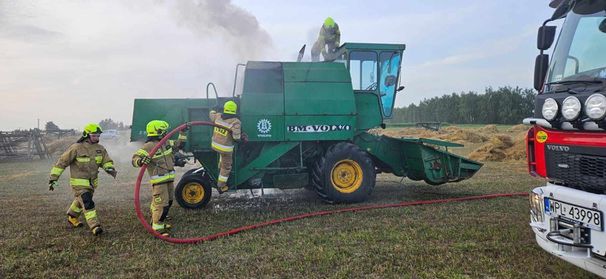 Kombajn zapalił się w trakcie prac polowych!