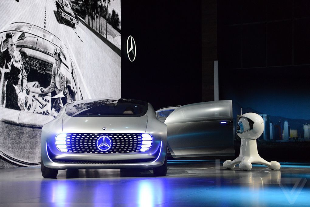Mercedes F 015: kolejne auto bez kierowcy. Jeśli tak ma wyglądać przyszłość motoryzacji, to ja postoję! 3