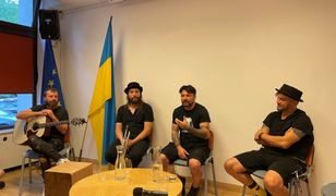 Козак Систем дали концерт подяки для поляків та зустрілися з українцями-біженцями у Варшаві