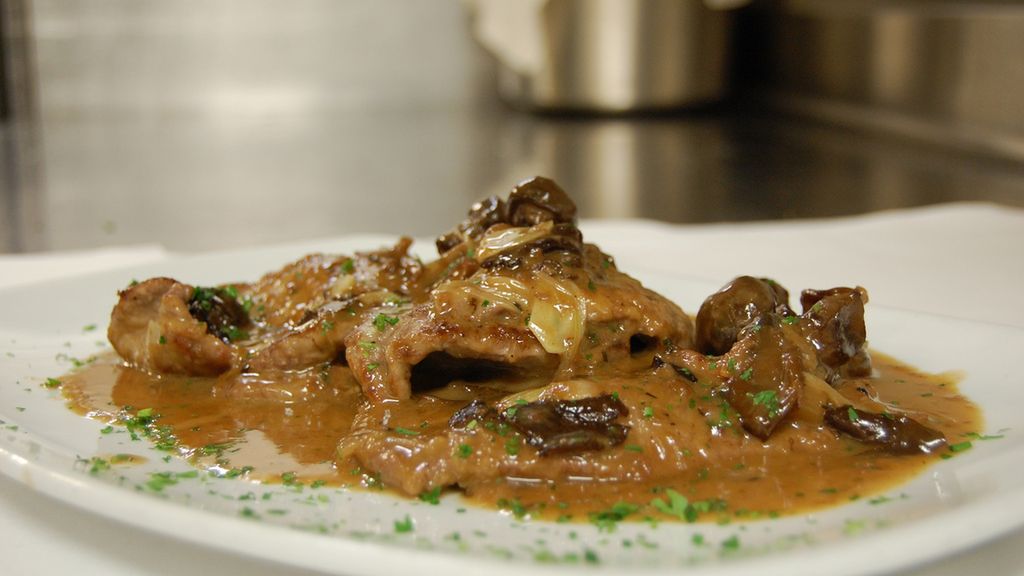 Duszona cielęcina zrazowa górna (mięso i tłuszcz)