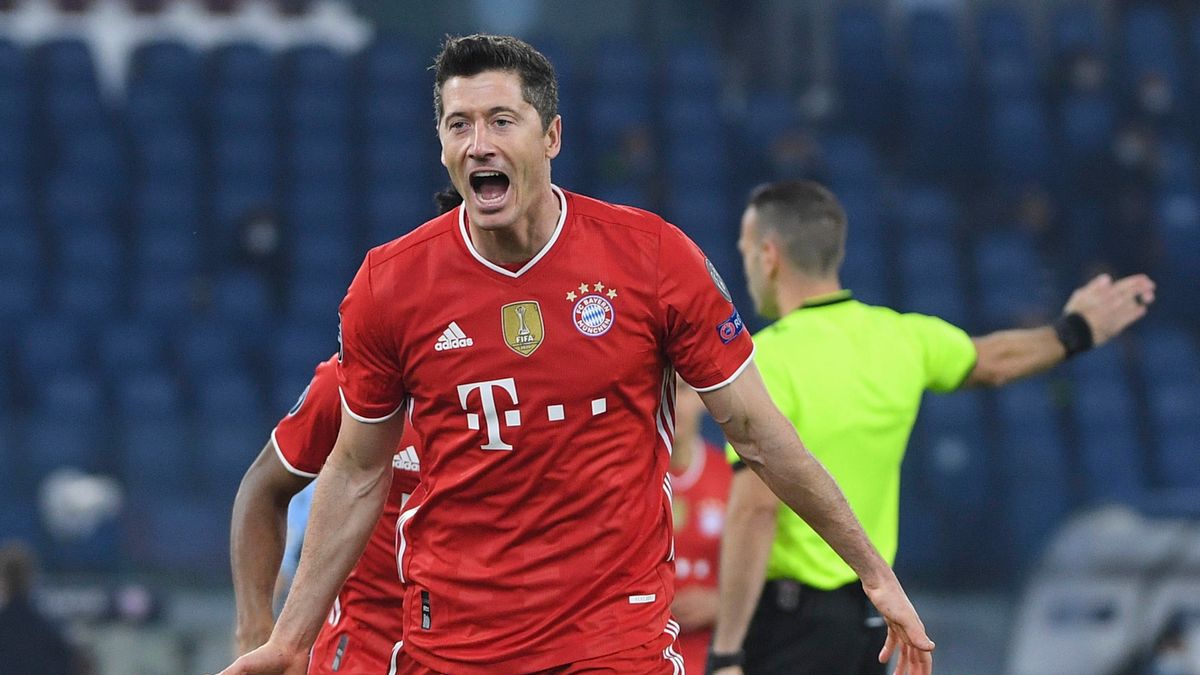 PAP/EPA / MAURIZIO BRAMBATTI/BT / Na zdjęciu: Robert Lewandowski