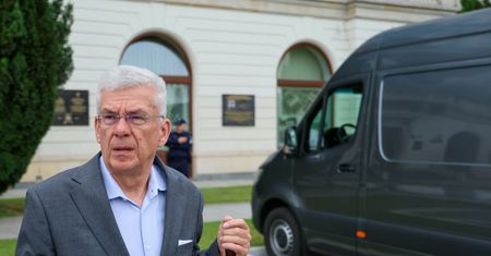 Podwójne standardy w PiS. Karczewski: "I co w tym złego?"