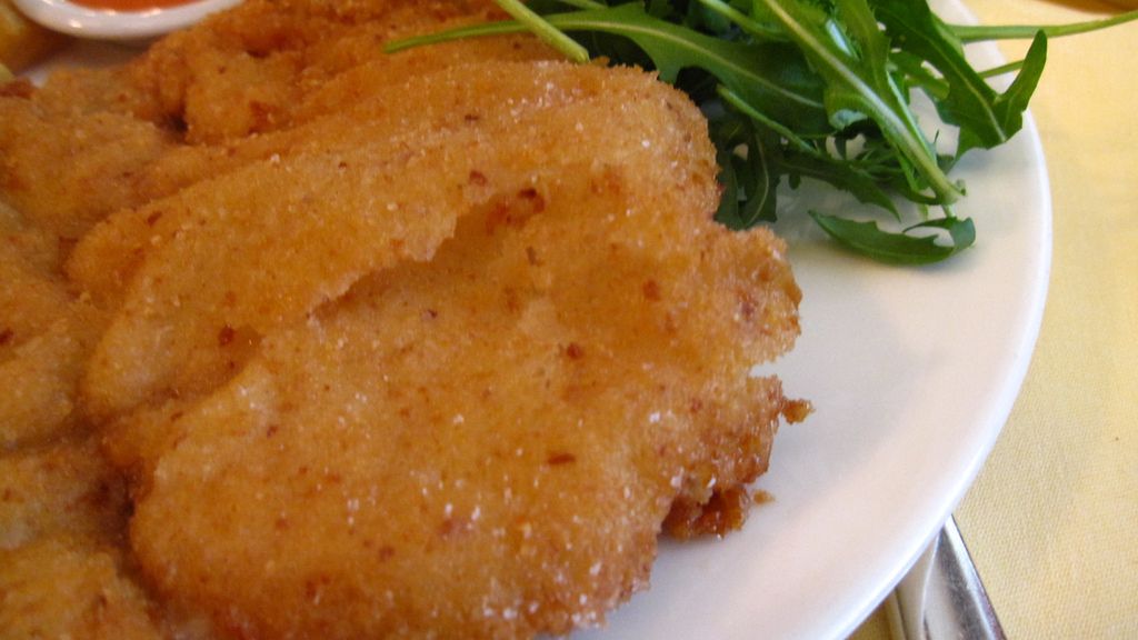 Cielęcina zrazowa górna (mięso i tłuszcz) panierowana i smażona na patelni