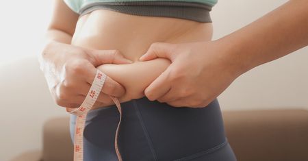 Tak schudniesz bez wyrzeczeń i uczucia głodu. Poznaj najlepsze triki dietetyczne