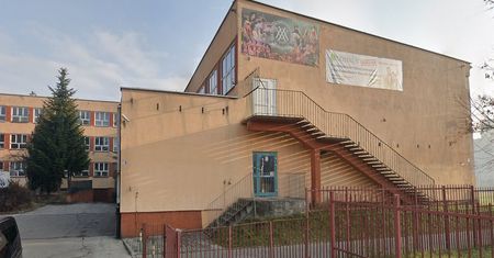 Skandal w liceum. Podano, na co pani dyrektor wydała 200 tys. zł
