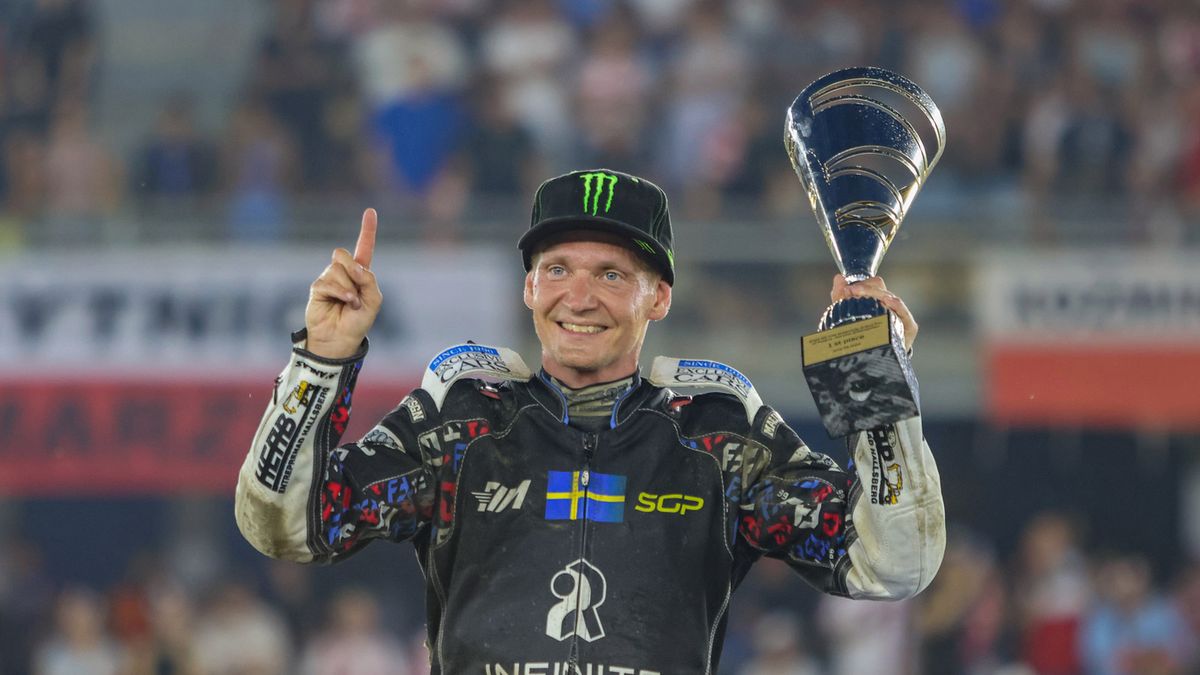 Zdjęcie okładkowe artykułu: WP SportoweFakty / Michał Krupa / Na zdjęciu: Fredrik Lindgren na podium Grand Prix Polski w Gorzowie