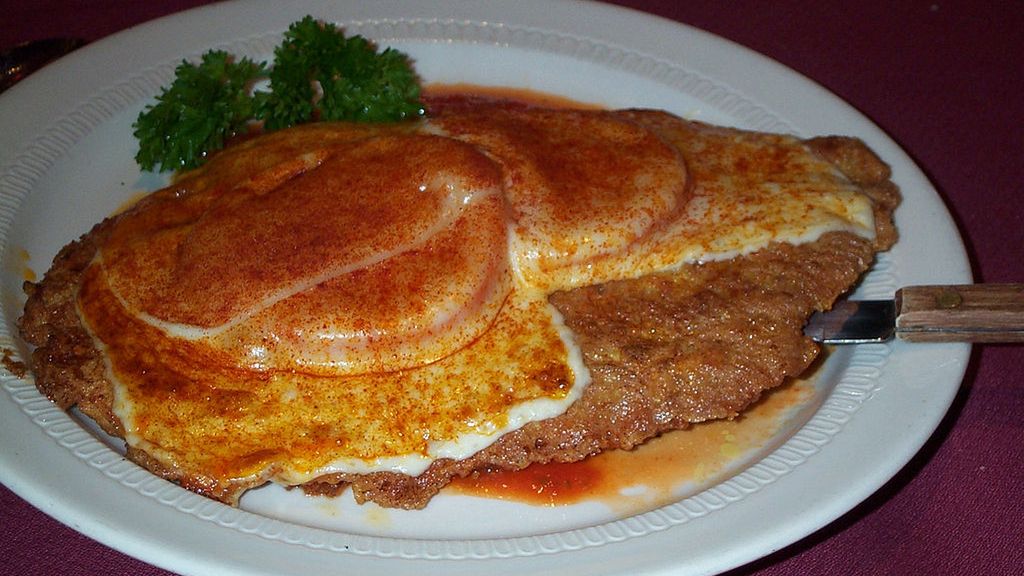 Cielęcina zrazowa górna (mięso i tłuszcz) smażona na patelni bez panierki