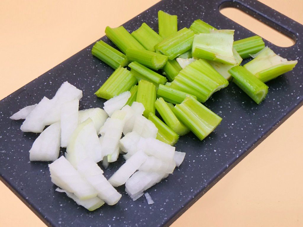 zupa krem z selera naciowego i mleczka kokosowego przepis