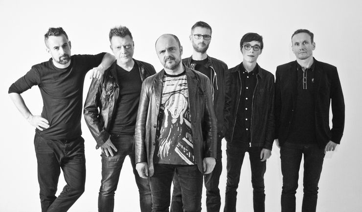 Arkadiusz Jakubik wspomina swoją młodość. Nowy klip Dra Misio [WIDEO]