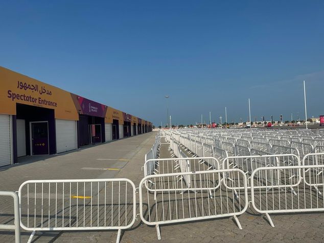 To miejsce przez dwa tygodnie było zapełnione. Droga dla kibiców na stadion