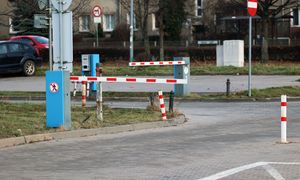 Opłaty za parking przy szpitalach. Jeden rachunek wyniósł 1350 zł