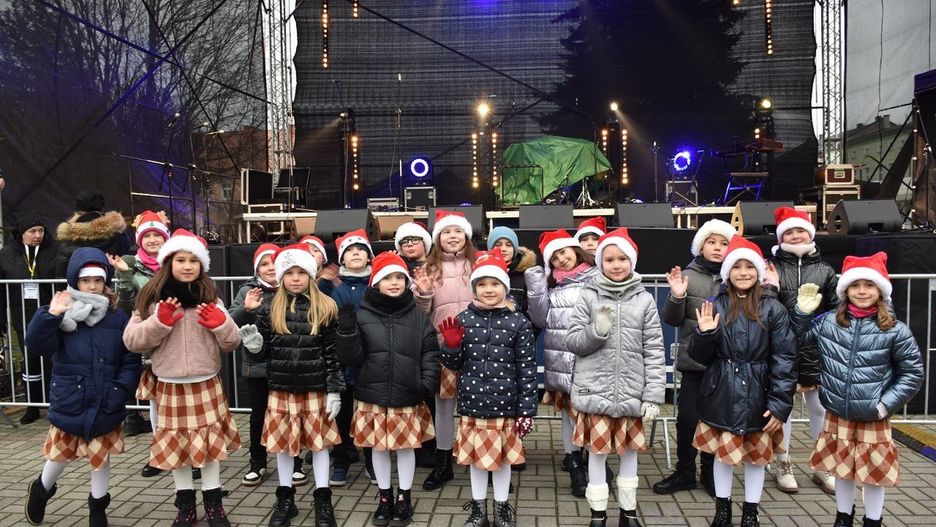 Zdjęcia z jarmarku świątecznego, który odbył się w Nowym Tomyślu w ubiegłym roku!
