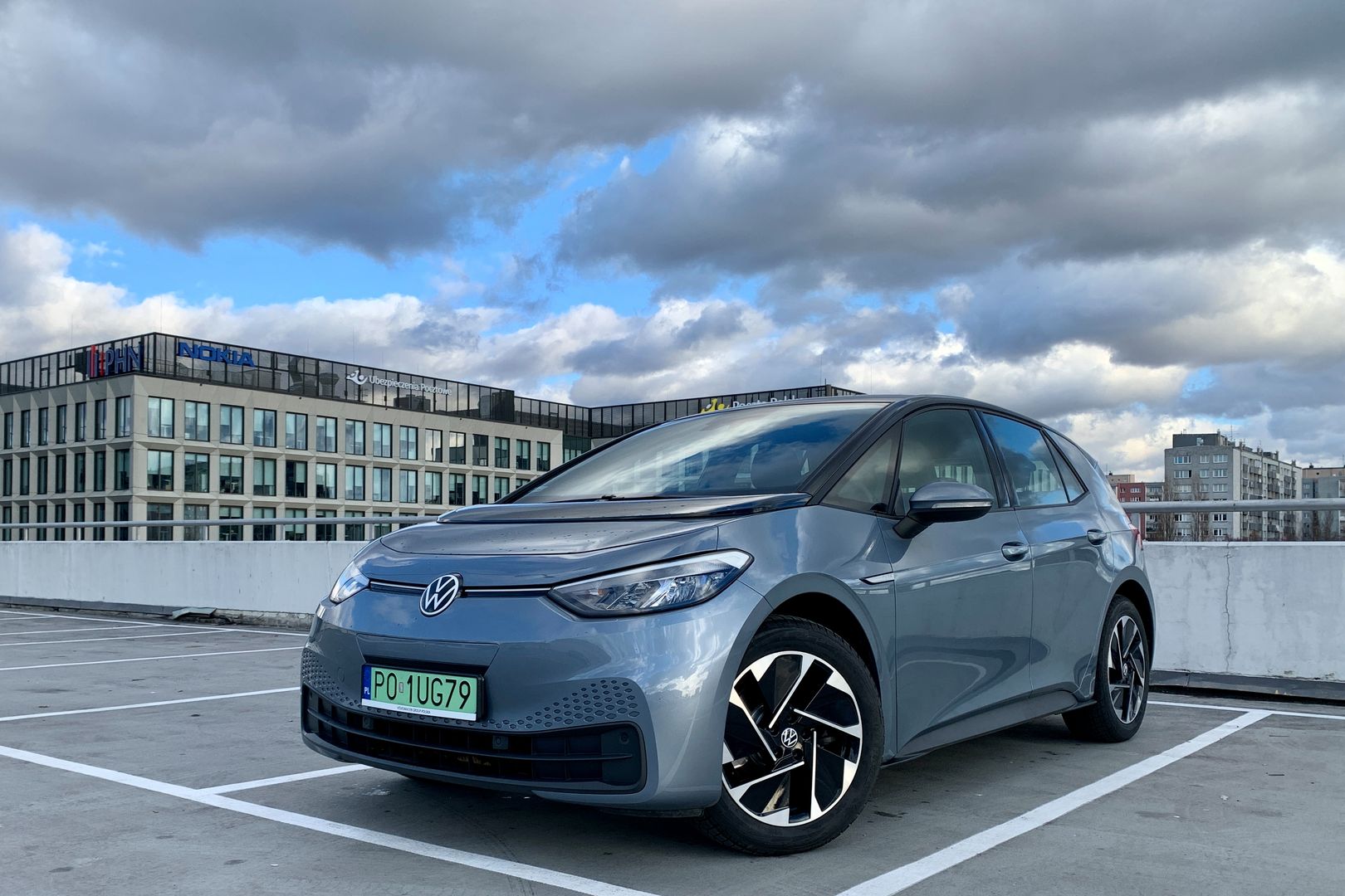 Latem na drogach krajowych w ID.3 powinno dać się uzyskać wynik poniżej 12 kWh/100 km. Wtedy też Pure przejedzie deklarowane 350 km