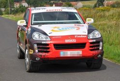 Pomalowali furę Małysza