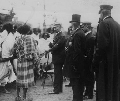 ''Ludzkie zoo'' - publiczne wystawy "żywych eksponatów"