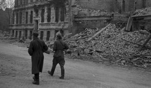 Powojenny Wrocław. ''Na jednym z głównych placów miasta niemal codziennie leżał ktoś zastrzelony''