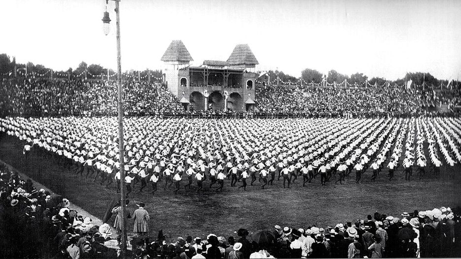 Pokaz "Sokoła" w 500. rocznicę bitwy pod Grunwaldem w Krakowie