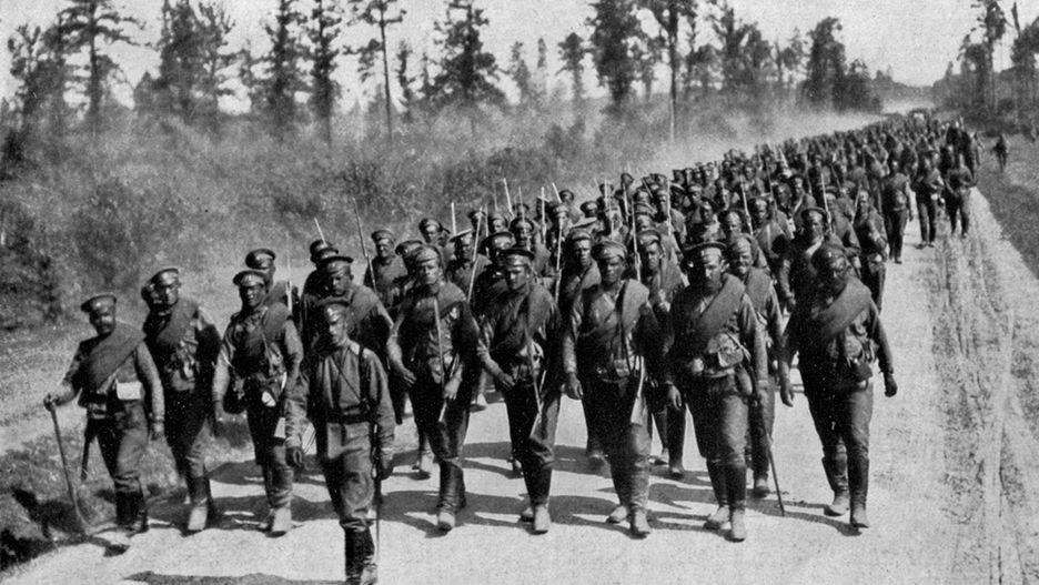 Żołnierze rosyjscy zmierzający na front