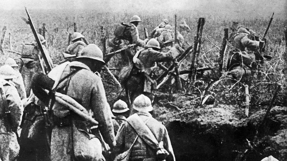 Francuscy żołnierze ruszają do ataku