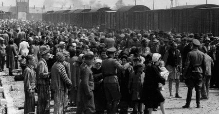 Esesmani kontra więźniowie - piłka nożna w niemieckich obozach koncentracyjnych