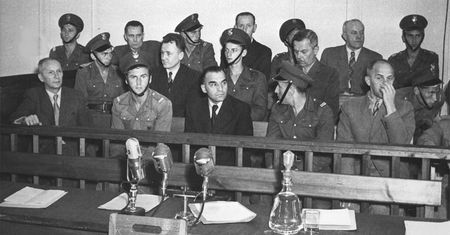 Zbrodnie Anatola Fejgina, komunisty skazanego w PRL