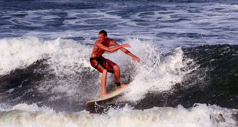 Surfing bezpieczniejszy niż piłka nożna