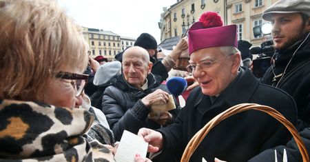 "Niedorzeczne krytyki". Kardynał staje w obronie abp. Marka Jędraszewskiego