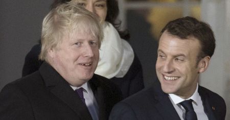 Johnson spotka się na "miłym ale szczerym" lunchu z Macronem w Paryżu