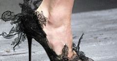 Buty Valentino &ndash; delikatność na wiosnę i lato 2010