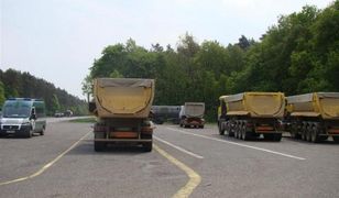 Ciężarówki bez opon budują nasze drogi