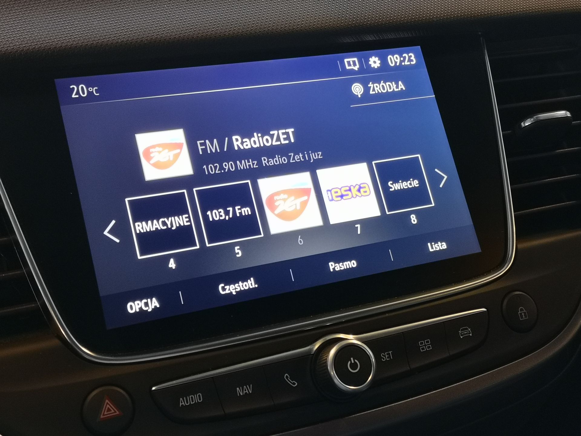 Opel Crossland X: System Multimedia Navi, kamery 180 stopni i asystent parkowania 5