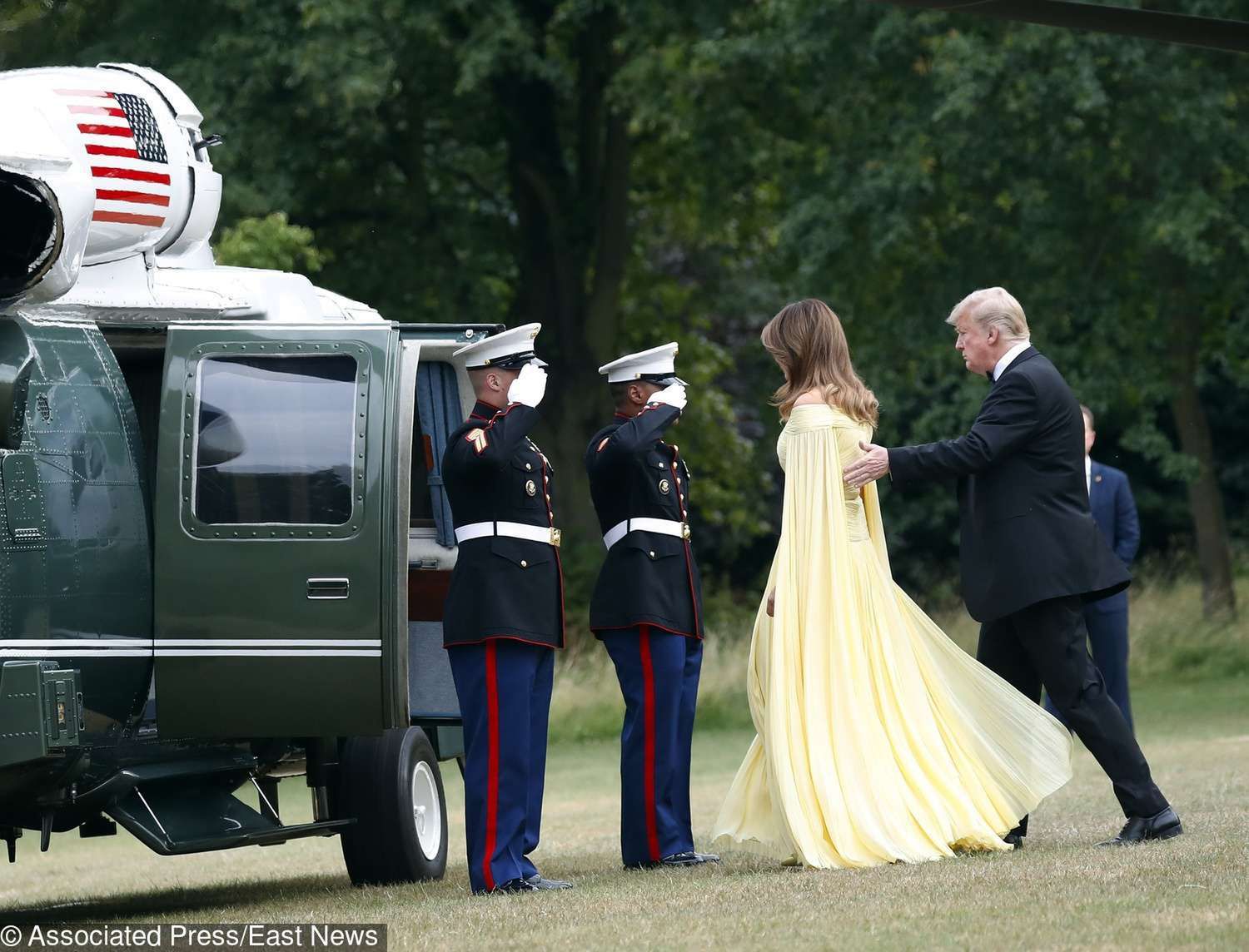 Melania Trump w żółtej sukience