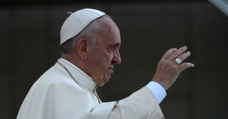 Papież z niezapowiedzianą wizytą w kościele franciszkanów