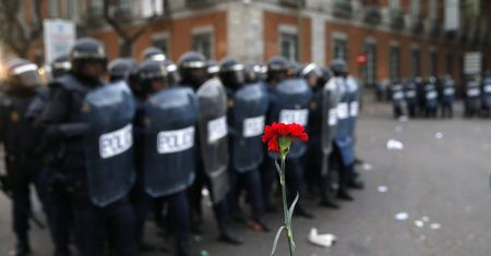 Protesy w Hiszpanii. Ruchu oburzonych nie poparł