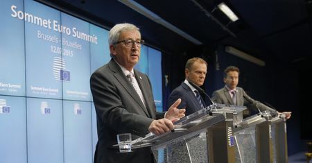 Jest porozumienie na euroszczycie! Oddala się groźba Grexitu