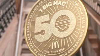 McDonald's wemitował monetę na 50-lecie Big Maca. Można ją dostać, kupując kanapkę i oddać za kolejną