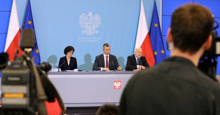 Minister finansów: są środki na dofinansowanie programu pomocy dla uchodźców