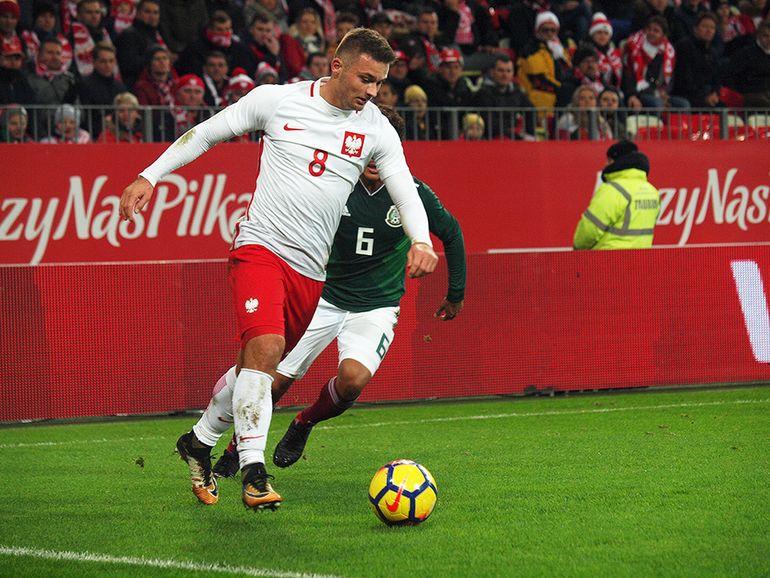 Karol Linetty podczas zeszłorocznego meczu reprezentacji Polski z Meksykiem (0:1).